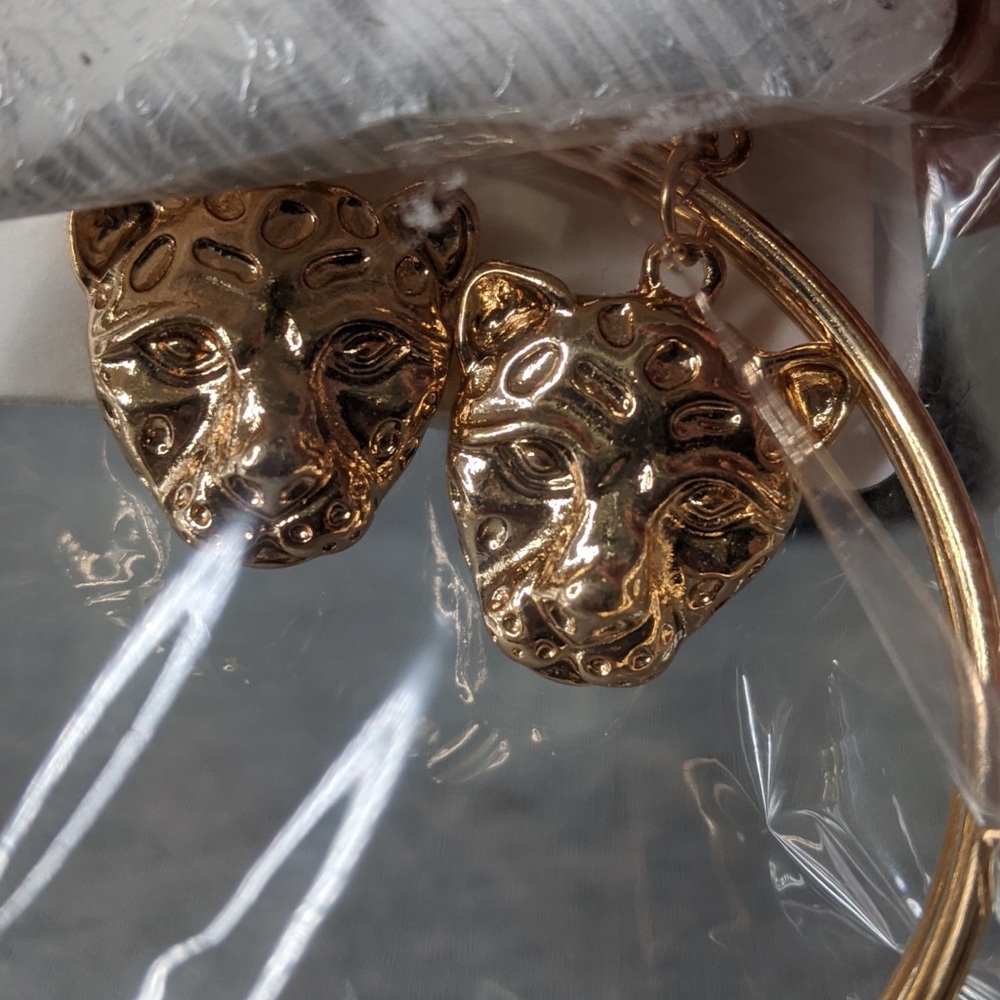 Lot of 2 Fashion Nova Hoop & Dangle Earrings - Picture 4 of 8